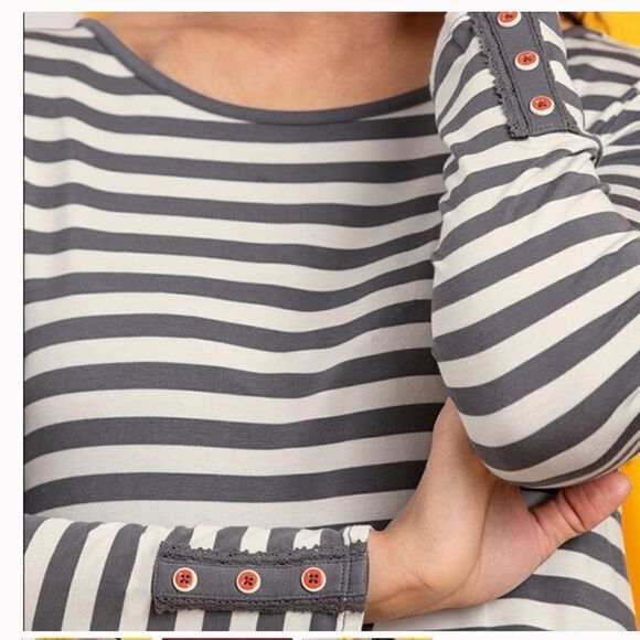 MATILDA JANE Lets Connect gray/white striped top SIZE small - Picture 3 of 9